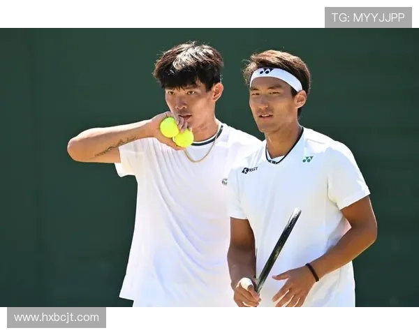 布云朝克特与何承叡携手晋级网球男双第二轮精彩表现引关注